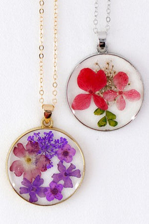 
                  
                    Load image into Gallery viewer, Dried Flowers Botanical Necklace
                  
                