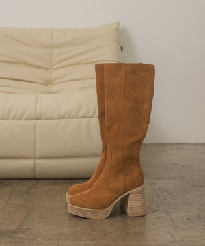 
                  
                    Load image into Gallery viewer, Sinatra Suede Boots
                  
                