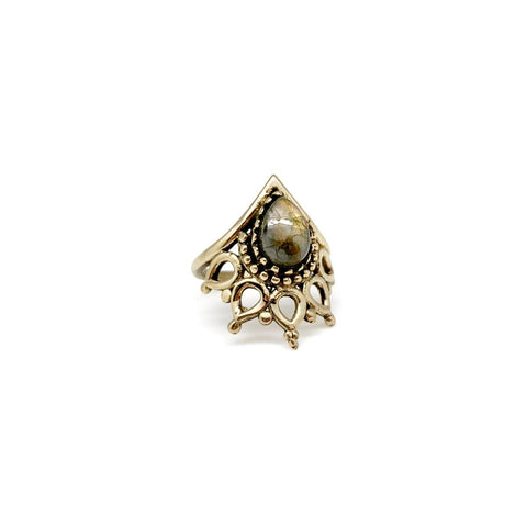 Ornate with Labradorite Ring